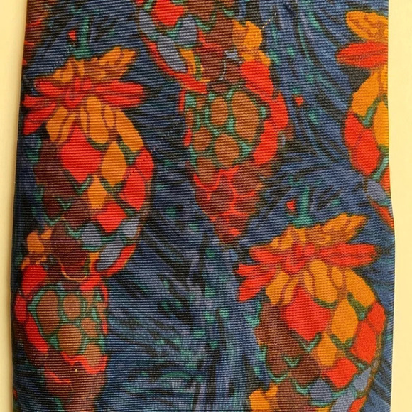 2/$30 YVES SAINT LAURENT Blue Abstract Italian Silk Tie - Picture 7 of 10